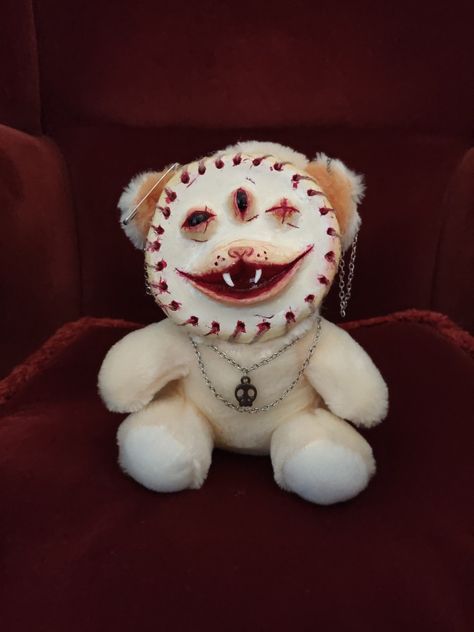 Creepy Plushies Aesthetic, Gore Plushies, Scary Plushies, Clayface Plushies, Cursed Plushies, Creepy Plushies, Animal Horror, Creepy Bear, Evil Teddy Bear