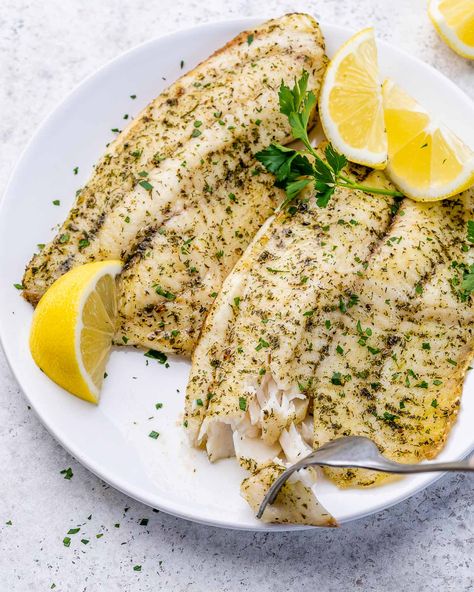 White Fish In Air Fryer, Air Fried White Fish, Air Fryer White Fish Recipes, White Fish Air Fryer Recipe, Air Fryer White Fish, Baked Catfish Fillets, White Fish Recipes Healthy, Catfish Fillets, Greek Night