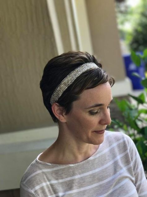 Got short hair?  It doesn’t need to be boring.  Add a Lilla Rose adjustable hairband for a punch of style.  Www.Lillarose.Biz/jamiehairjewels #hair #hairstyles #hairband #headbands #lillarose #hairaccessories #shorthairstyles #shorthairstylesforwomen Business Women Hairstyles, Hairband Hairstyle, Low Maintenance Short Haircut, Headbands For Short Hair, Short Hair Hacks, Simple Prom Hair, Lilla Rose, Hair Bun Tutorial, Short Hair Pixie Cuts