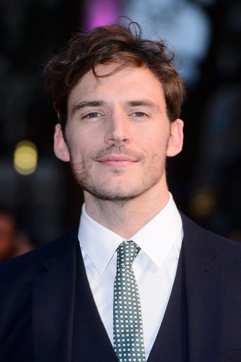 Hollywood Actors Handsome, Brunette Actors Male, Hot Celebrity Actors Male, Comedy Movies List, English Actors, Man Actor, Men Character, Sam Claflin, Actors Male