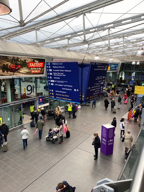 Manchester Train Station, Sidemen Members, Manchester Piccadilly, Ireland Destinations, University Of Manchester, Cash Machine, New Bus, University Life, Bus Station