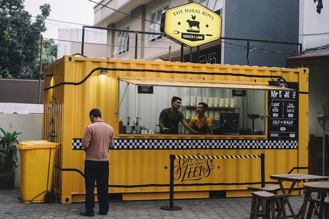 Shipping Container Bar, Food Containers Design, Shipping Container Cafe, Container Coffee Shop, Street Food Design, Food Stall Design, Container Restaurant, Container Cafe, Outdoor Restaurant Design