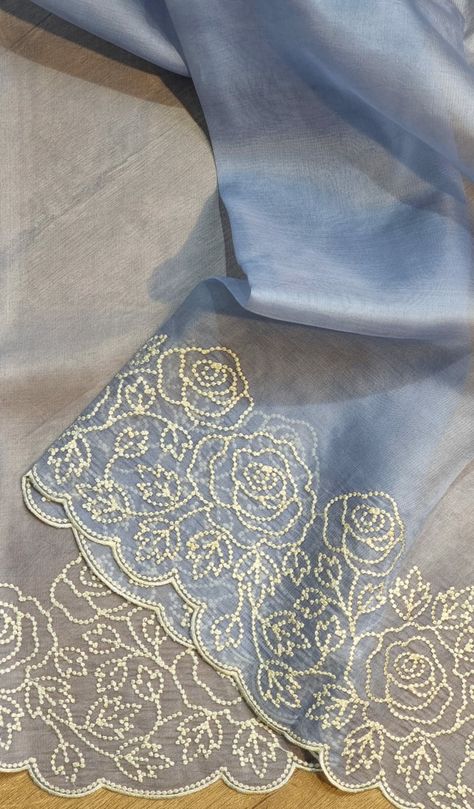 Pearl Work Embroidery, Dupatta Embroidery Design, Duppattas Designs Ideas, Fancy Dress Patterns, Knot Embroidery, Embroidery Sarees, Tussar Silk Sarees, French Knot Embroidery, Applique Stitches