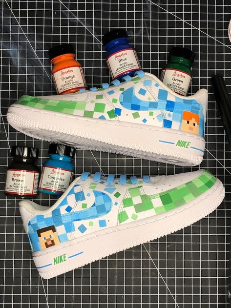 Minecraft Shoes, Shoe Customs, Air Force 1 Women, Sneakers Air Force, Af1 Custom, Painted Nikes, Custom Af1, Art Shoes, Youthful Design