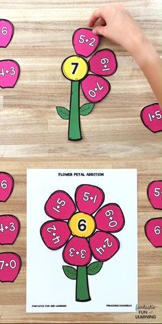 Free printable Flower Petal Addition Activity. Practice math facts in kindergarten and first grade with this hands-on spring math activity for kids. #kindergarten #firstgrade #math #freeprintable Aktiviti Prasekolah, Addition Activity, Spring Math Activities, Disiplin Anak, Kraftangan Prasekolah, Kindergarten Math Games, Addition Activities, Aktiviti Kanak-kanak, Subtraction Activities