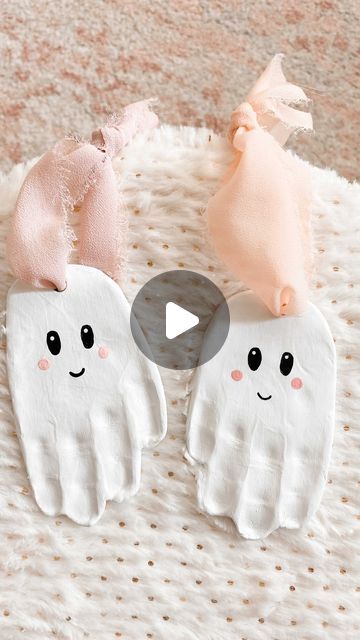 Clay Santa Handprint, Clay Ghost Handprint, Baby Clay Ideas, Salt Dough Ghost Handprint, Ghost Handprint Craft, Air Dry Clay Ghost, Handprint Ghost, Salt Dough Handprints, Homemade Salt Dough