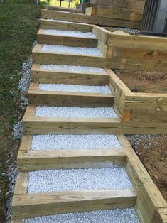 Sloped Backyard Landscaping, Landscape Stairs, Sloped Yard, Jardim Diy, Sloped Backyard, Garden Stairs, Outdoor Steps, Sloped Garden, Garden Steps