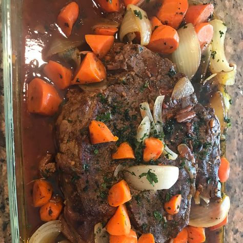 Pot roast is slow cooked in an oven bag with gravy and vegetables producing a tender and juicy main dish. Pot Roast In The Oven Bag, Beef Roast In Oven Bag, Chuck Roast In Oven Bag, Oven Bag Pot Roast Recipe, Southern Roast, Reynolds Oven Bag Recipes, Chuck Roast Recipe Oven, Slow Cooked Roast Beef, Oven Roast Beef