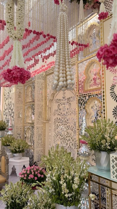 Masoom Minawala, Small Wedding Decor, Ad Earrings, Wedding Stage Decor, Wedding Decor Photos, Wedding Entrance Decor, Lights Wedding Decor, Wedding Stage Design, Desi Wedding Decor