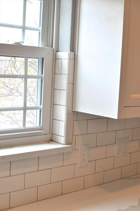 Tile Around Window, Backsplash Around Window, Window Backsplash, Yurt Ideas, Kitchen Window Blinds, Tile Window, Coastal Kitchens, Bathroom Grey, Trendy Kitchen Backsplash