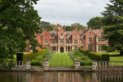 Longstowe Hall: The superb country house that makes you feel like you've 'stepped into a 17th-century Dutch painting' - Country Life English Manor Houses Country Estate, Elizabethan House, Uk Houses, Manor Interior, Cotswold House, English Country Manor, Country Manor House, English Estate, English Architecture