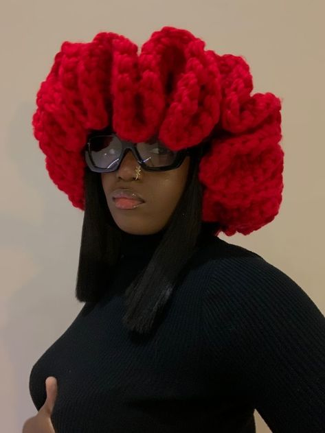 Crochet Ideas Black Women, Crochet Ruffle Hat Outfit, Crochet Ideas Clothes Winter, Crochet Hat Outfit Black Woman, Red Crochet Hat, Crochet Winter Accessories, Ruffle Hat Crochet, Ruffle Bucket Hat Crochet, Crochet Outfits Black Women