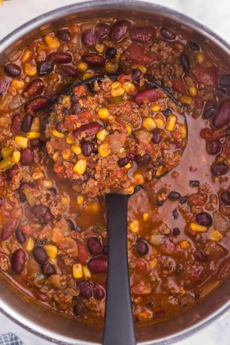 Best Homemade Chili Recipe, Chili Recipe With Corn, Best Homemade Chili, Creamy Cabbage, Soup And Salad Combo, Chili Recipe With Black Beans, Corn Chili, Stovetop Chili, Chili Easy