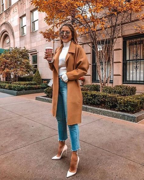 Cropped Jeans Outfit, Fall Fashion Coats, Outfit Jeans, Camel Coat, White Heels, Mode Inspo, Looks Chic, 가을 패션, Fall Fashion Outfits