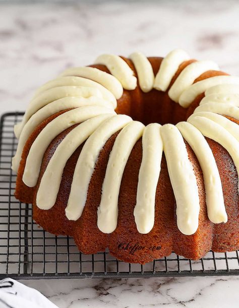 Vanilla Nothing Bundt Cake Recipe, Bundt Cake Cream Cheese Frosting, Vanilla Bundt Cake Recipes, Vanilla Bundt Cake, Bunt Cake Recipe, Red Velvet Bundt Cake, Easy Bundt Cake Recipes, Red Birthday Cakes, Easy Bundt Cake