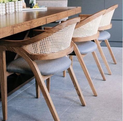 Rattan Dinner Table, درج السلم, Chaise Restaurant, Cane Furniture, Dinning Room Design, Small Kitchens, Rattan Dining Chairs, Dining Chair Design, घर की सजावट