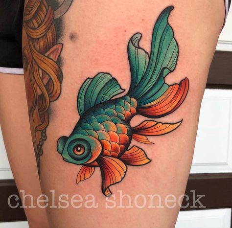 Japanese Fish Tattoo, Traditional Japanese Tattoo Flash, Goldfish Tattoo, Desenhos Old School, Pokemon World, Traditional Tattoo Designs, Food Tattoos, Blue Rose Tattoos, Japan Tattoo Design