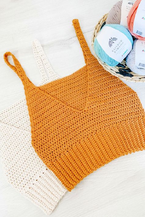 Knit Crop Top Pattern, Tops Tejidos A Crochet, Top Tejidos A Crochet, Corset Crochet, Crochet Kingdom, Simple Crop Top, Summer Top Pattern, Cozy Pattern, Crop Top Pattern