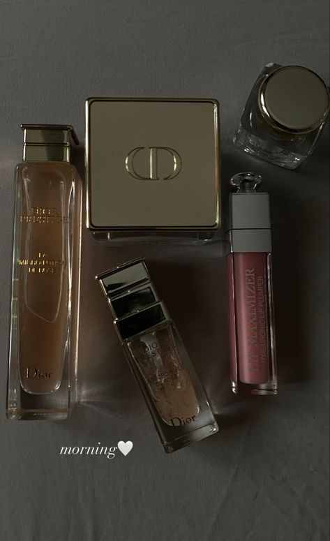 #diorbeauty #dior #makeup #lipgloss Dior Beauty Aesthetic, Luxury Makeup Products, Soft Girl Makeup, Makeup Lipgloss, Facial Routine Skincare, Dior Aesthetic, Expensive Makeup, Serious Skin Care, Swag Makeup