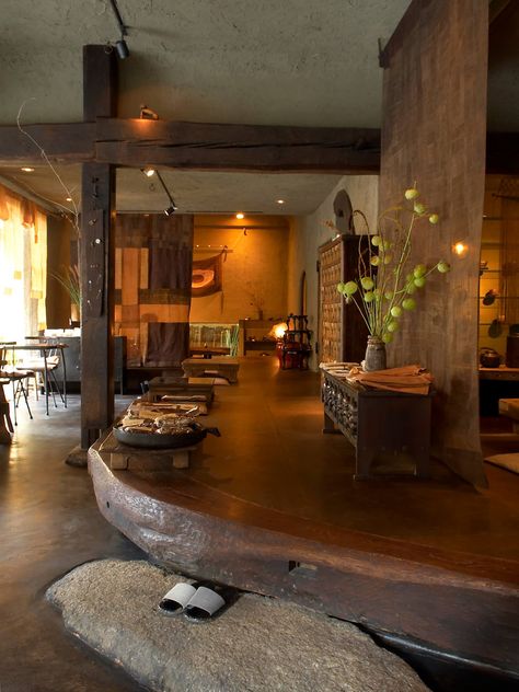 Zen Cafe Interior Design, Rustic Japanese Interior, Japan Cafe Interior, Small Cafe Japanese Style, Japanese Cafe Interior Design Coffee Shop, Japanese Cafe Design, Kyoto Interior, Rustic Restaurant Interior Design Woods, Rustic Restaurant Interior Design