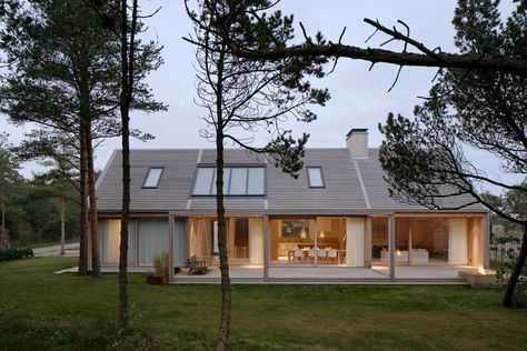 Scandinavian Home Exterior, Modern Scandinavian House, Scandinavian Exterior, Scandinavian Modern House, Scandinavian Exterior Design, Scandinavian Houses, Scandinavian Architecture, Rural House, Scandi Home