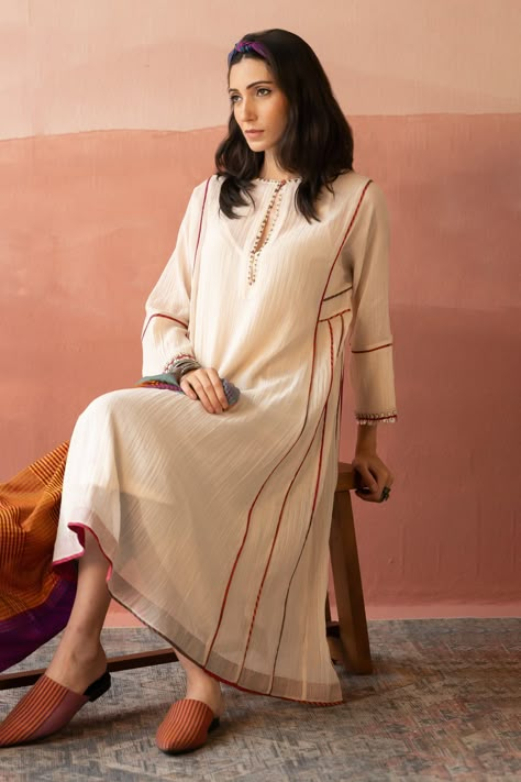 Kurta Baju Designs Women, Dress Neck Designs Pattern Salwar Kameez, Shirt Style Kurta For Women, Kurta With Border Designs, Cotton Salwar Kameez Designs, Maternity Suits Indian, White Kurta Sets For Women, Chanderi Outfits, Cotton Dresses Summer Indian