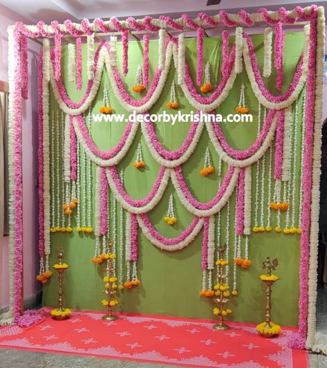 Leaf Decor Wedding, Hindu Wedding Decorations, Small Wedding Decor, Simple Stage Decorations, Home Flower Decor, Diwali Decorations At Home, Wedding Decor Photos, Wedding Background Decoration, Housewarming Decorations