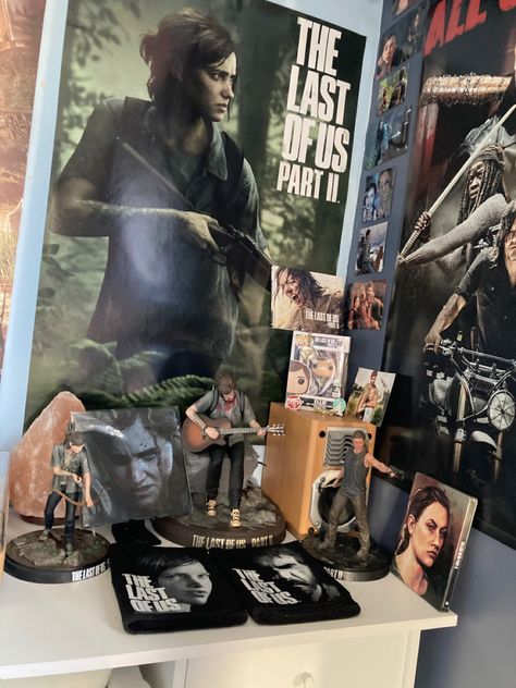 Gaming Nerd Aesthetic, Apocalypse Bedroom, The Last Of Us Aesthetic, Ellie Tlou, Nerd Aesthetic, Gamer Room Decor, Chill Room, My Aesthetic, Game & Watch