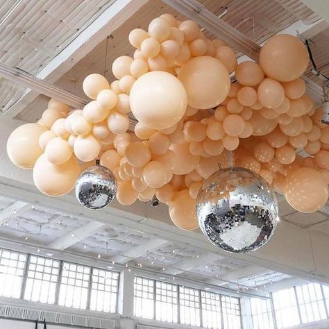 Balloon arch ideas for your wedding Wedding Decorations Ceiling, Balloon Inspiration, Balloon Ceiling, Fun Wedding Decor, Balloon Installation, One Balloon, Balloon Ideas, Wedding Planning Services, Balloon Backdrop