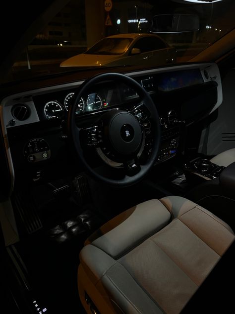 Rolls Royce Vision Board, Rolls Royce Aesthetic Night, Rolls Royce Inside, Rolls Royce Aesthetic, Rolls Royce Phantom Interior, Wallpaper Ideas Aesthetic, Phantom Car, Billionaire Aesthetic, Cars Night