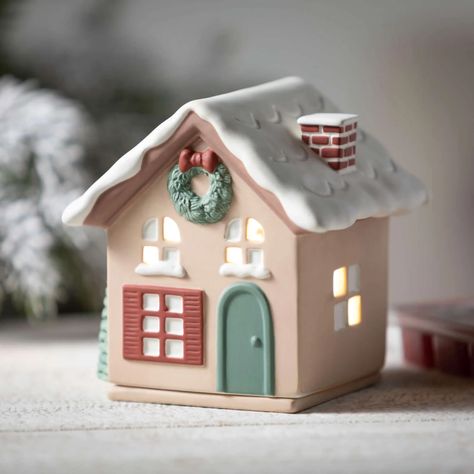 Miniature Clay Houses, Clay Christmas Village, Christmas Decorations Clay, Christmas Ceramic Houses, Christmas Clay House Diy, Diy Ceramic Christmas Village, Christmas Ceramics Ideas Pottery, Diy Clay Christmas Ornaments, Gingerbread House Pottery