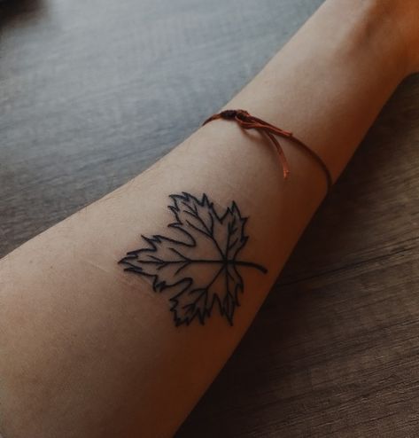 Autumn Leaf Tattoo Black, Fall Themed Tattoos, Autumn Leaf Tattoo, Fall Leaf Tattoo, Fall Leaves Tattoo, Tattoo 2023, Fall Risk, Autumn Tattoo, Leaf Tattoo