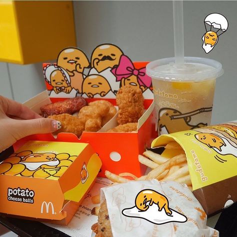 Can we get this set in LA too? !| #hangrydiarysavory @mcdonalds Any McDonald's in HK Gudetama Mcdonalds Set  8 (Fries Drink McNuggets)   Find us on Snapchat: hangrydiary Tag the person who loves gudetama Mcdonalds Recipes, Lazy Egg, Snack Hacks, Fast Food Items, Japanese Snacks, Japanese Sweets, Kawaii Food, Rilakkuma, Recipes From Heaven