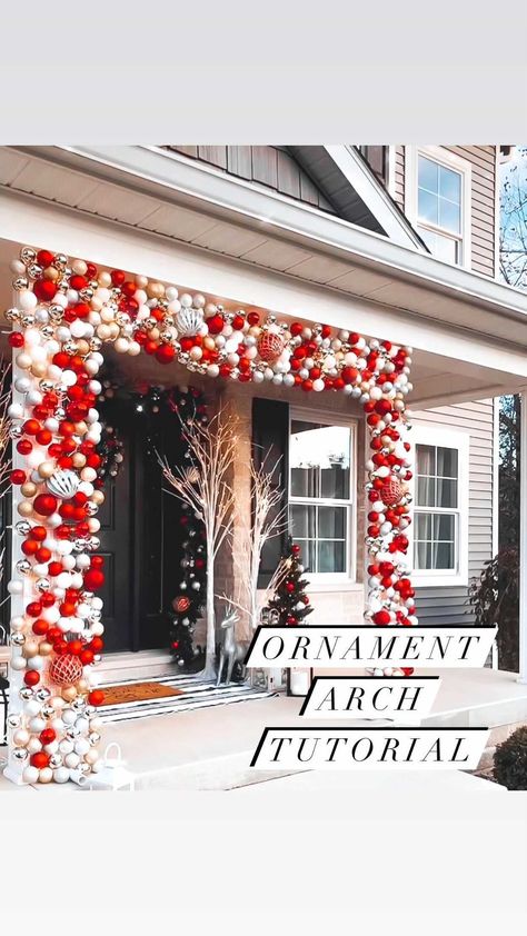 Simple Christmas Garland Front Porch, Christmas Ball Archway, Ornaments Around Door Frame, Holiday Archway Decor Outdoor, Chicken Wire Ornament Arch, Ornament Doorway Arch, Diy Christmas Light Arch, Christmas Archway Decor Outdoor Diy, Chicken Wire Christmas Arch