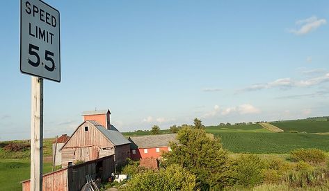 9 of the Most Scenic Road Trips to Take in Middle America - WorldAtlas Nebraska Sandhills, Middle America, Solo Trips, Grand Falls, Flint Hills, Center Park, A Group Of Friends, Scenic Road Trip, Historic Route 66