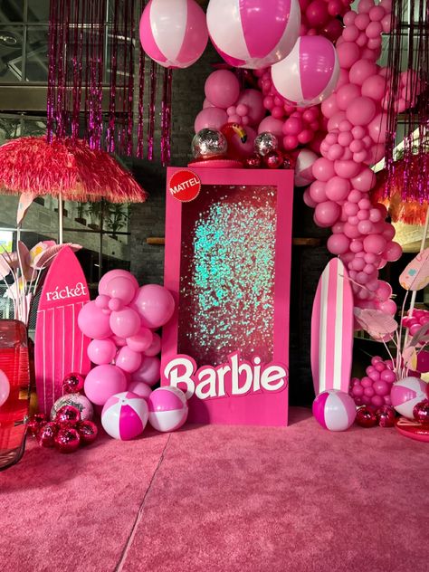 Barbie brunch setup Barbie Cotton Candy, Barbie Bday Theme, Grown Up Barbie Party, Barbie Theme Decor, Barbie Table Decor, Luau Barbie, Barbie Birthday Decor, Barbie Malibu Birthday Party, Barbie Pool Party Ideas