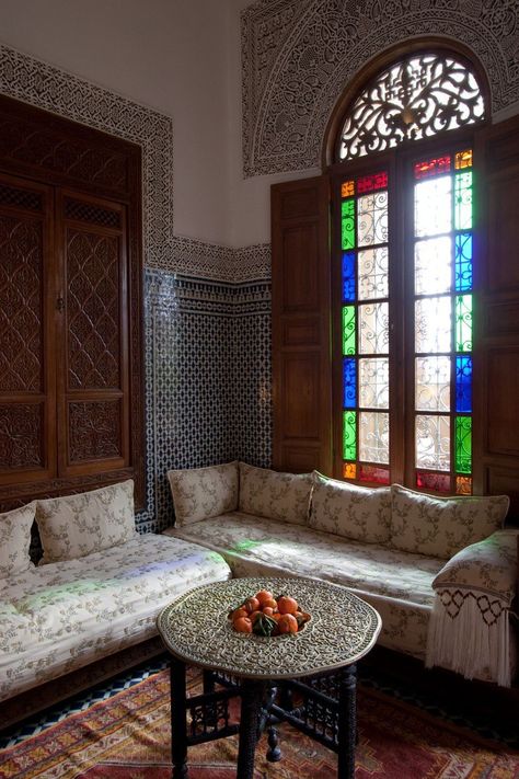 Traditional Moroccan Salon, Old Moroccan Houses, Traditional Moroccan House, Traditional Moroccan Living Room, Shelves Laundry Room, Moroccan Houses, Moroccan Interior Design, Moroccan Aesthetic, Fes Morocco