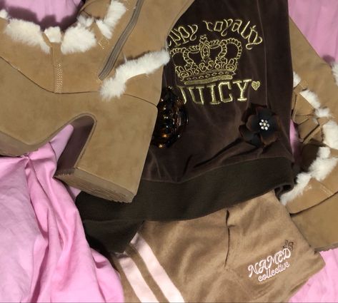 Brown And Pink Aesthetic Y2k, Brown 2000s Aesthetic, Pink Brown Aesthetic, Pink And Brown Aesthetic, Juicy Couture 2000s, Senior Aesthetic, 2000s Baddie, Mcbling Gyaru, Pink Y2k Outfit