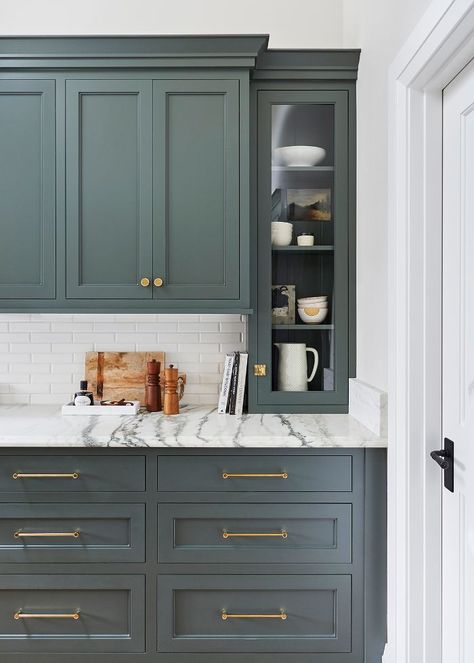 kitchen cabinet color—Emily Henderson Design Kitchen Color Trends, Green Kitchen Cabinets, Interior Vintage, New Kitchen Cabinets, Classic Kitchen, Green Cabinets, 아파트 인테리어, Kitchen Cabinet Colors, Kitchen Color