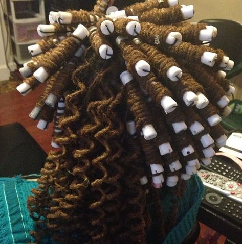 Curls anyone? How to get your locks curly for Spring Break – Shedavi Locs Curly, Curly Locs, Dread Hair, Bantu Knot Out, Twisted Hair, Dreads Girl, Dreadlock Styles, Dreads Styles, Beautiful Natural Hair