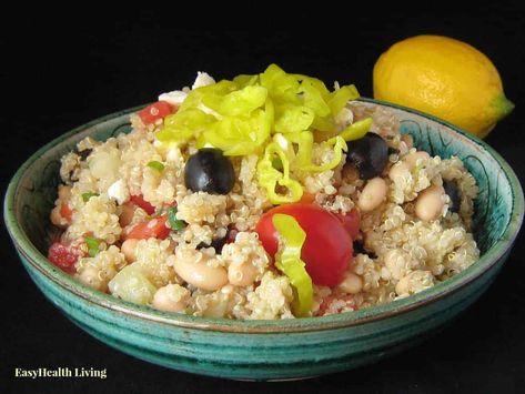 Greek Salad with Quinoa and Cannellini Beans Salad With Cannellini Beans, Quinoa Greek Salad, Cannellini Bean Salad, Salad With Quinoa, Cannellini Bean, Mediterranean Flavors, Salads To Go, Quick Salads, Meatless Monday Recipes