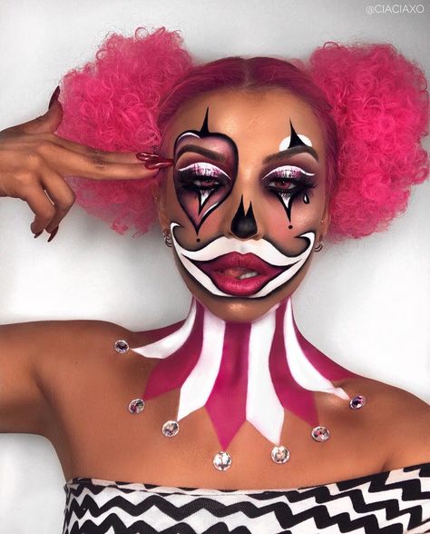 CIARA • MC • KEOWN on Instagram: “BANG💥🎈 What’s Halloween without another crazy clown look🎨  Products used :  @lunarbeauty life’s and drag palette @nyxcosmetics white and…” Halloween Makeup Clown, Fantasy Make-up, Halloweenský Makeup, Lunar Beauty, Halloween Make-up Looks, Holloween Makeup, Drag Make-up, Creepy Halloween Makeup, Halloween Makeup Diy