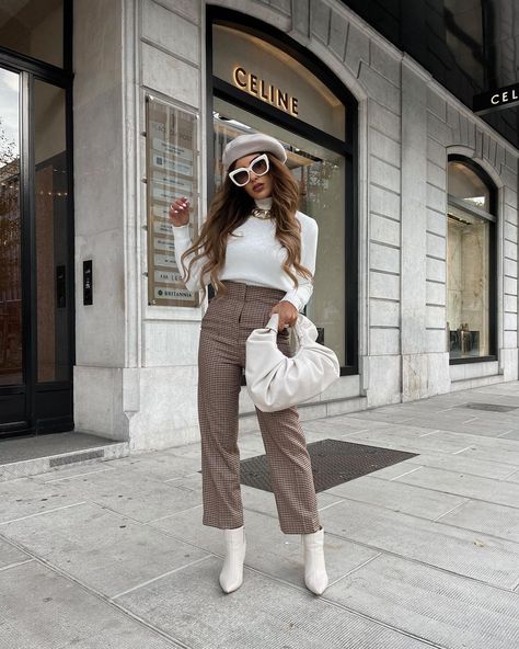 Parisian Style With Beret, Cream Beret Outfit, Parisian Winter Outfits Cold, White Beret Outfit Winter, Paris Hat Outfit, Beret Winter Outfit, Beret Outfit Winter, Baguio Ootd, White Beret Outfit