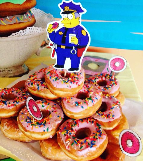 Simpsons party decoration.  Dunkin donuts tower                              … 50th Party Themes, Simpsons Birthday, Simpsons Cake, Simpsons Party, Donut Tower, Birthday Party Snacks, 50th Party, Familia Real, Picnic Party