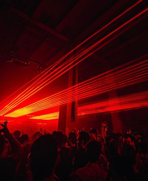 Liquid Dnb Aesthetic, Berlin Night Club, Industrial Nightclub, Dark Club Aesthetic, Dnb Aesthetic, Night Club Photography, Underground Rave Aesthetic, Nightclub Interior, Madison + Core + Aesthetic