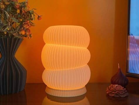 Trendy Lamps For Bedroom, Innovative Lamp Design, Mood Lamp Aesthetic, Aesthetic Bedside Lamp, Cute Bedside Lamp, Cozy Lamp Lighting, Cute Lamp Aesthetic, Cute Lamps For Desks, Aesthetic Table Lamp