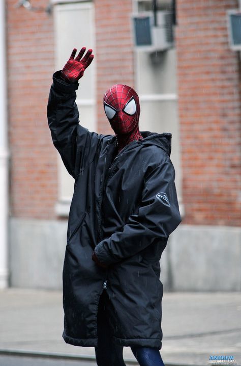 Spiderman Pp, Caption This, Andrew Garfield, On Set, Spiderman, Mask, On Twitter, Twitter, On Instagram