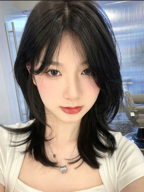 Ulzzang Hair, Asian Haircut, Korean Short Hair, Hair Inspiration Short, Asian Short Hair, Hairstyles For Layered Hair, Shot Hair Styles, Haircuts For Medium Hair, Haircuts Straight Hair