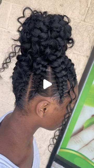 Crochet Braids/Braiding Specialist on Instagram: "What are you waiting for?? August books still have some appointments left 😝 get your butterfly bun and keep that neck cool 😎 this style can last up to 4 weeks with proper care ♥️ #rvabraids #rvabraider #vabraids #vabraider #vabraiders #dmvbraids #dmvbraider #dmvbraiders #marylandbraids #marylandbraider #ncbraids #ncbraider #ncbraiders #atlbraids #atlbraider #atlcrochetbraids #nolabraids #nolabraider #detroitbraider #travelbraider #bronnerbros #braids #crochetbraids #viral #explore" 4 Boho Feed In Braids, Boho Feed In Braids Cornrows, Boho Feed In Braids, Butterfly Bun, Butterfly Braids, Travel Bra, Butterfly Braid, Double Braid, Feed In Braid