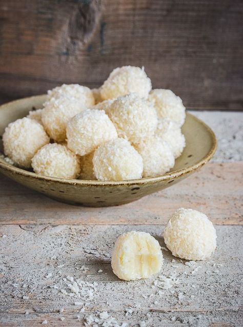 pretty. simple. sweet: White Chocolate Coconut Truffles Ultimate Brownies, Coconut Truffles, White Chocolate Truffles, Truffle Recipe, Sweet 15, Chocolate Coconut, Chocolate Truffles, Vegetarian Chocolate, Food Gifts